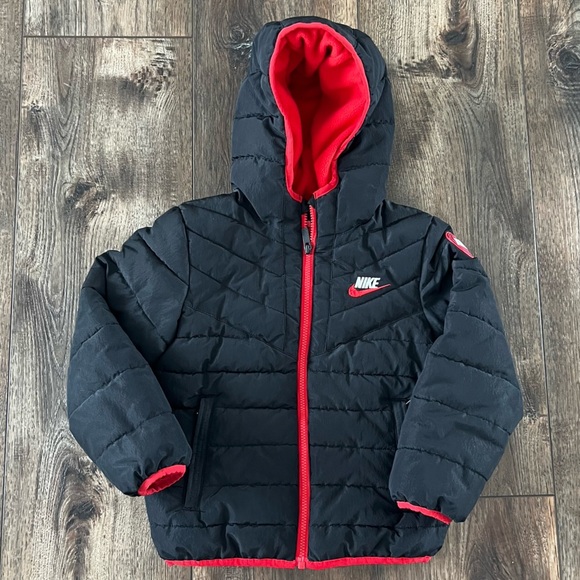 Nike “Just Do It” Puffer Jacket Boys Black/Red Hooded Size Large 6-7 years - Picture 1 of 11